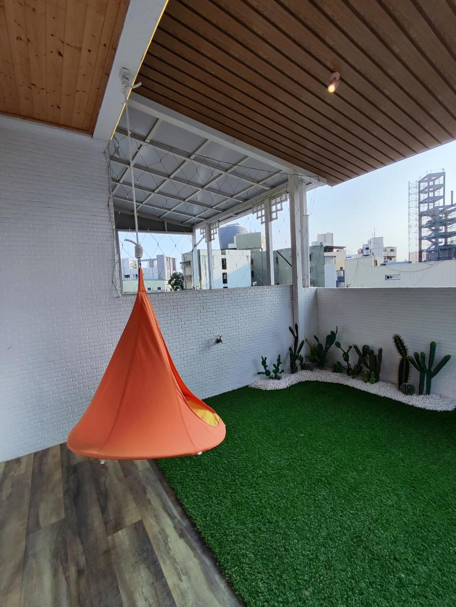 棚棚屋室內帳篷民宿inn Kaohsiung Dış mekan fotoğraf